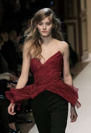Illustration for article titled Ungaro Manages To Produce Ugly Clothes Without Any Help From Lindsay